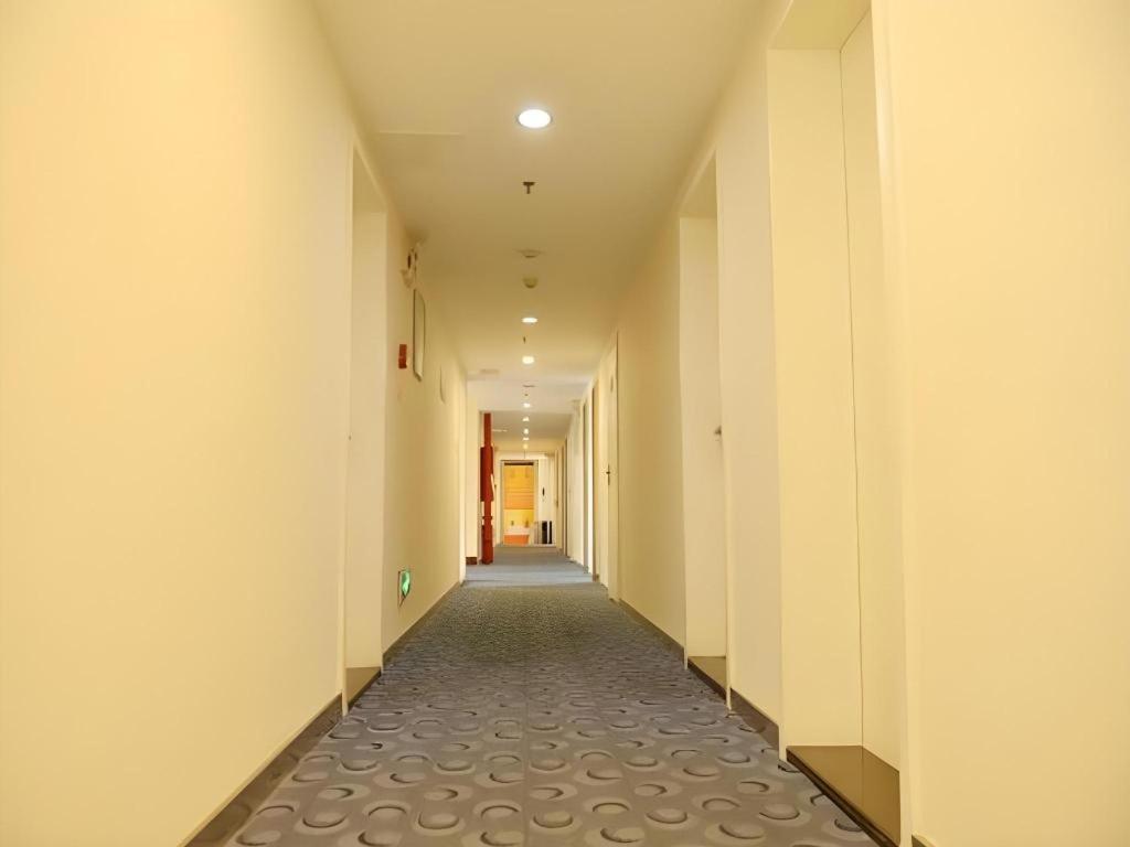 7 Days Inn Chengdu Sichuan University South Railway Station Екстер'єр фото