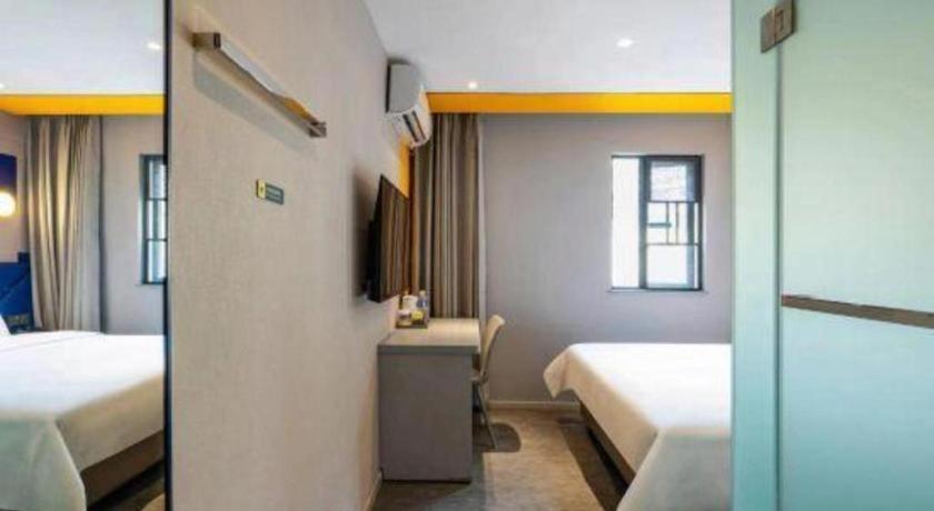 7 Days Inn Chengdu Sichuan University South Railway Station Екстер'єр фото