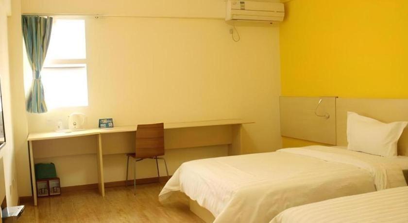 7 Days Inn Chengdu Sichuan University South Railway Station Екстер'єр фото