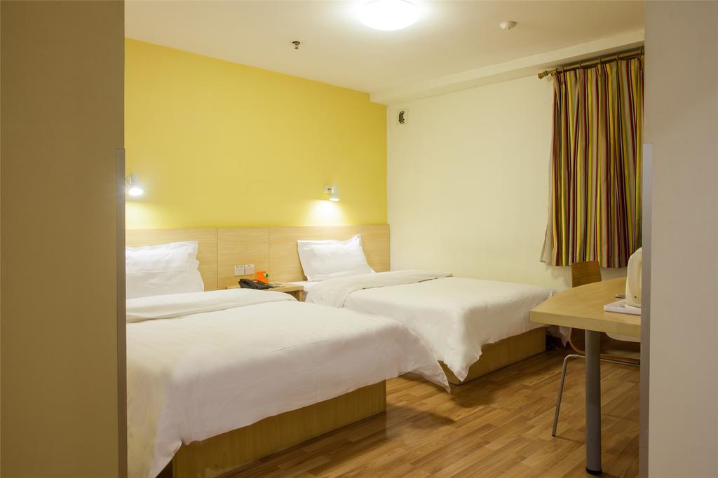 7 Days Inn Chengdu Sichuan University South Railway Station Екстер'єр фото