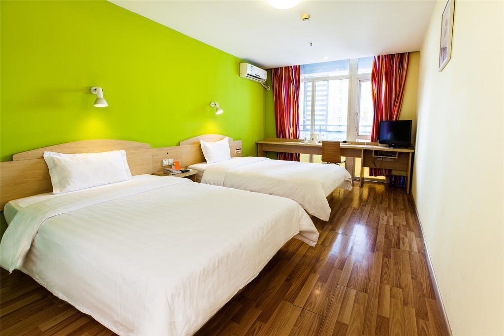 7 Days Inn Chengdu Sichuan University South Railway Station Екстер'єр фото