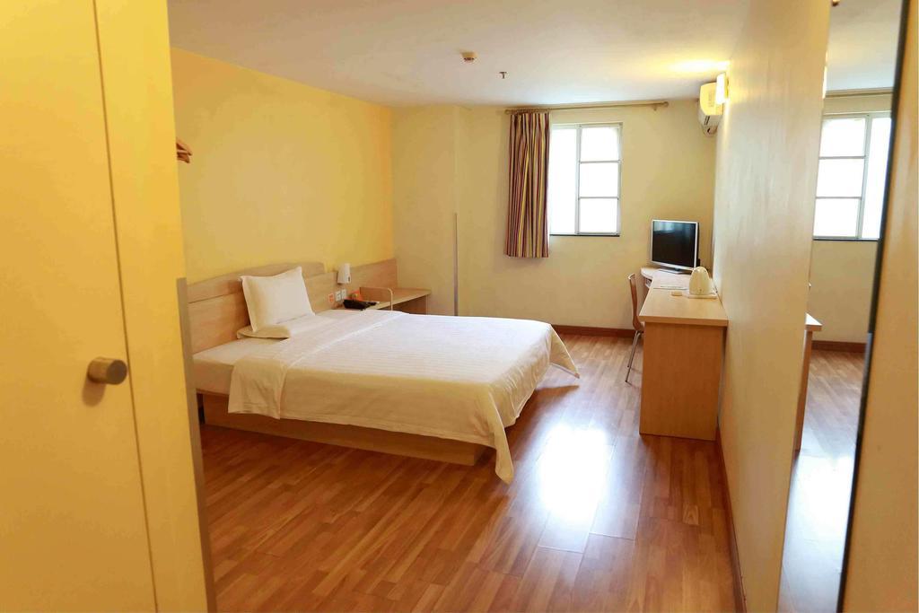 7 Days Inn Chengdu Sichuan University South Railway Station Номер фото